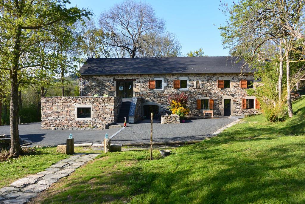 Chambre D'Hotes Aux Pays Des Sucs Saint-Hostien Luaran gambar